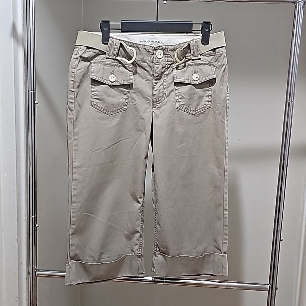 Banana Republic Beige Capri Pants with Belt